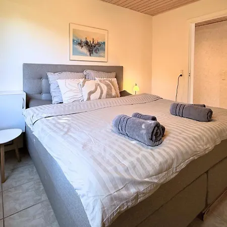 Charming Family-friendly Near Lalandia, Puttgarden Villaer *